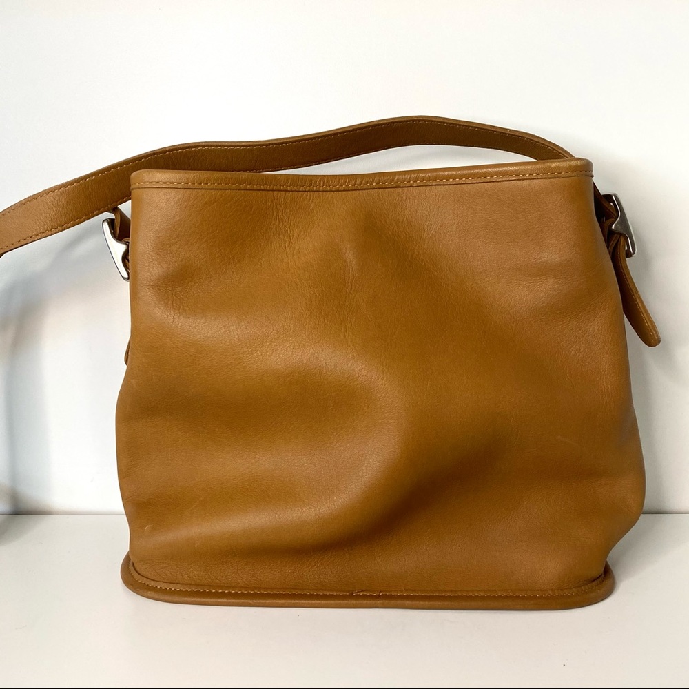 Vintage Coach tan leather purse